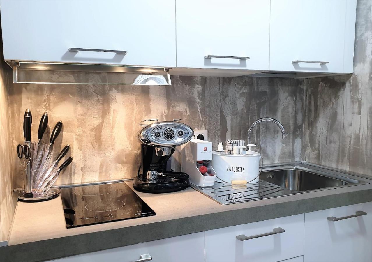 Azur Apartment سيرمِيوني المظهر الخارجي الصورة